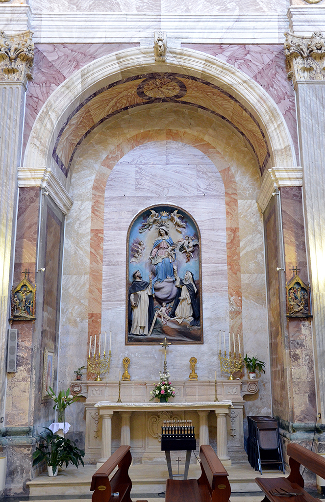Altare della Madonna con Santi Carmelitani